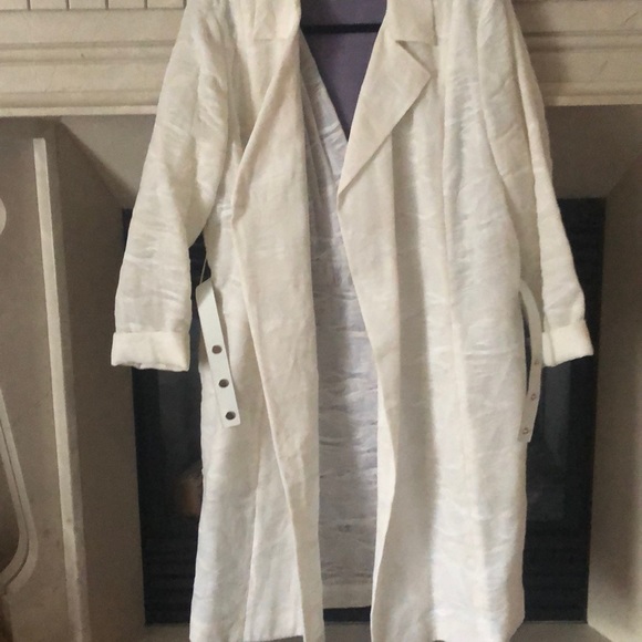 Beautiful Ports dress with coat and belt. - Picture 5 of 7